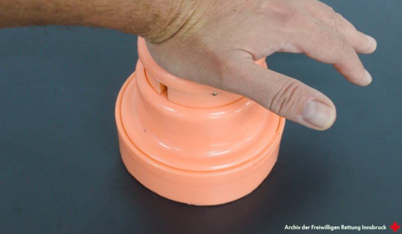 Datei:GM210-6 R17F5-20130513143205 Laerdal Resusci Andy 11.png