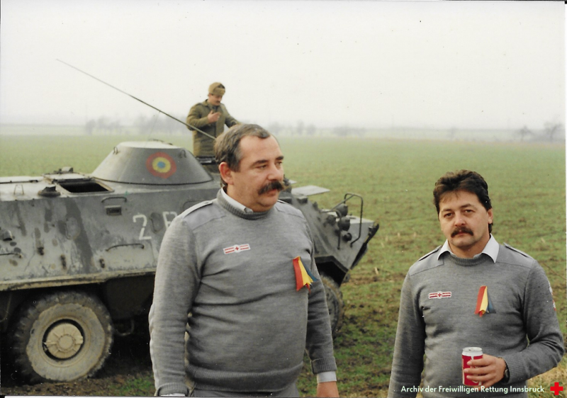 Datei:FOT1989 1-07 20191215142915 r schindl wolfgang pfurtscheller michael ibk 6 naw rumaenien radpanzer.png