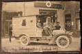 FOT1917-1 20190218114549 swarovskiwagen rotkreuz museum salzburg ohne beschriftung.png